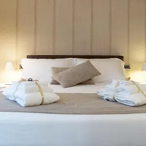 ** Bed & Breakfast Palazzo Perrotta Italia